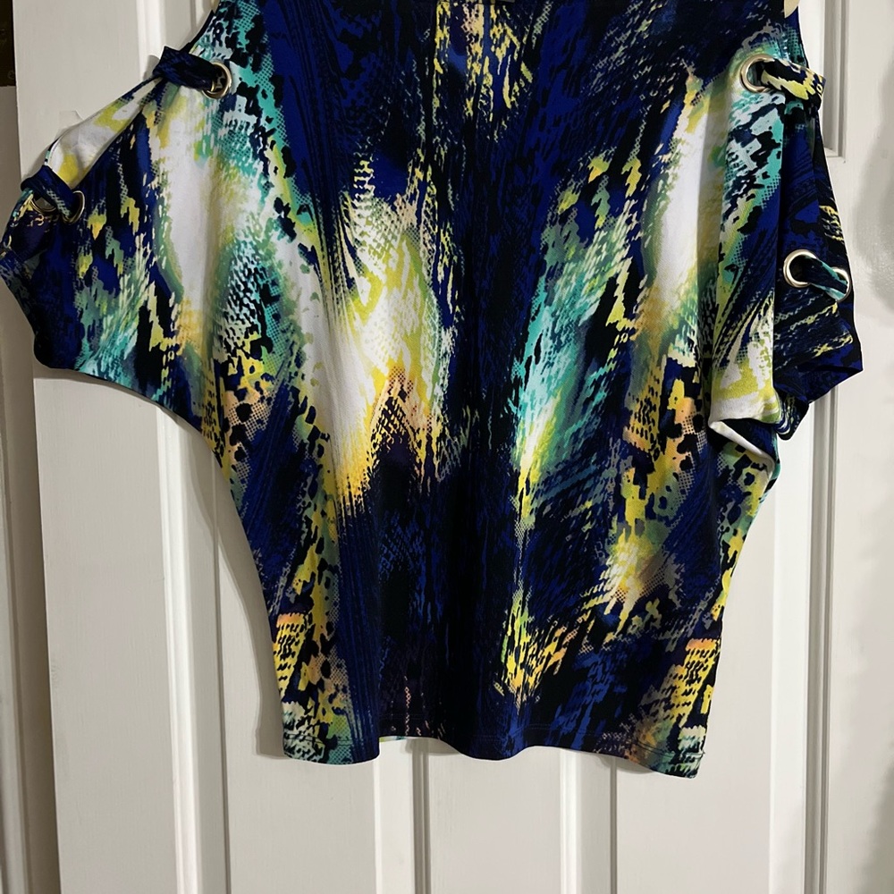 BOLD elements Multicolor Abstract Blouse - Picture 2 of 3